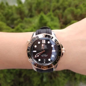 Alternative view of OMEGA Seamaster Diver 300M