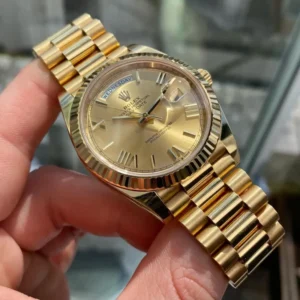Rolex DAY-DATE 40 M228238 - Image 3